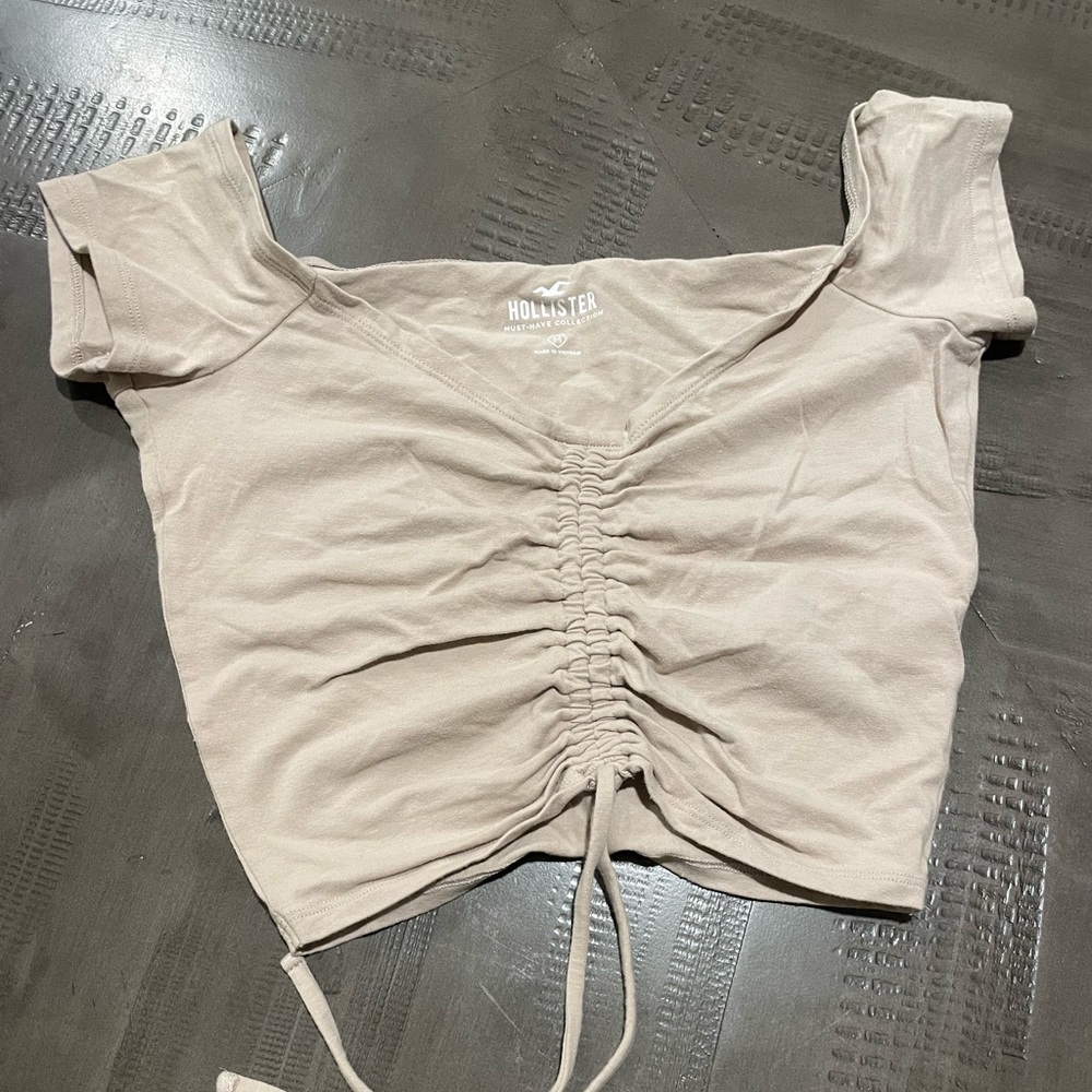 Hollister crop-top